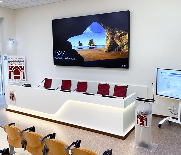 Multimedia Audio/Video System at the service of the Aula Magna